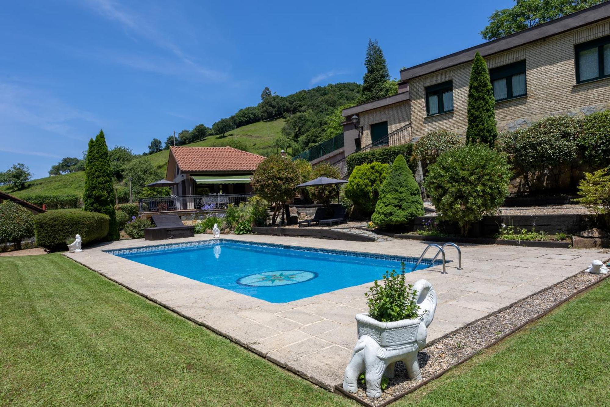 Sarren Villa Pool Bermeo Exterior photo