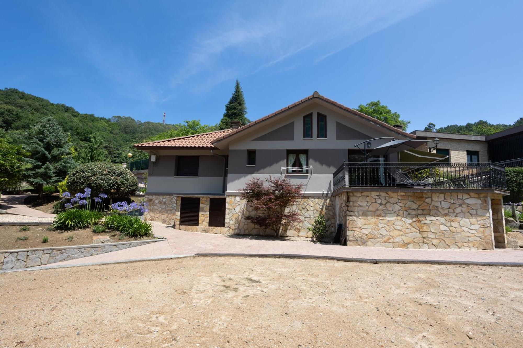 Sarren Villa Pool Bermeo Exterior photo