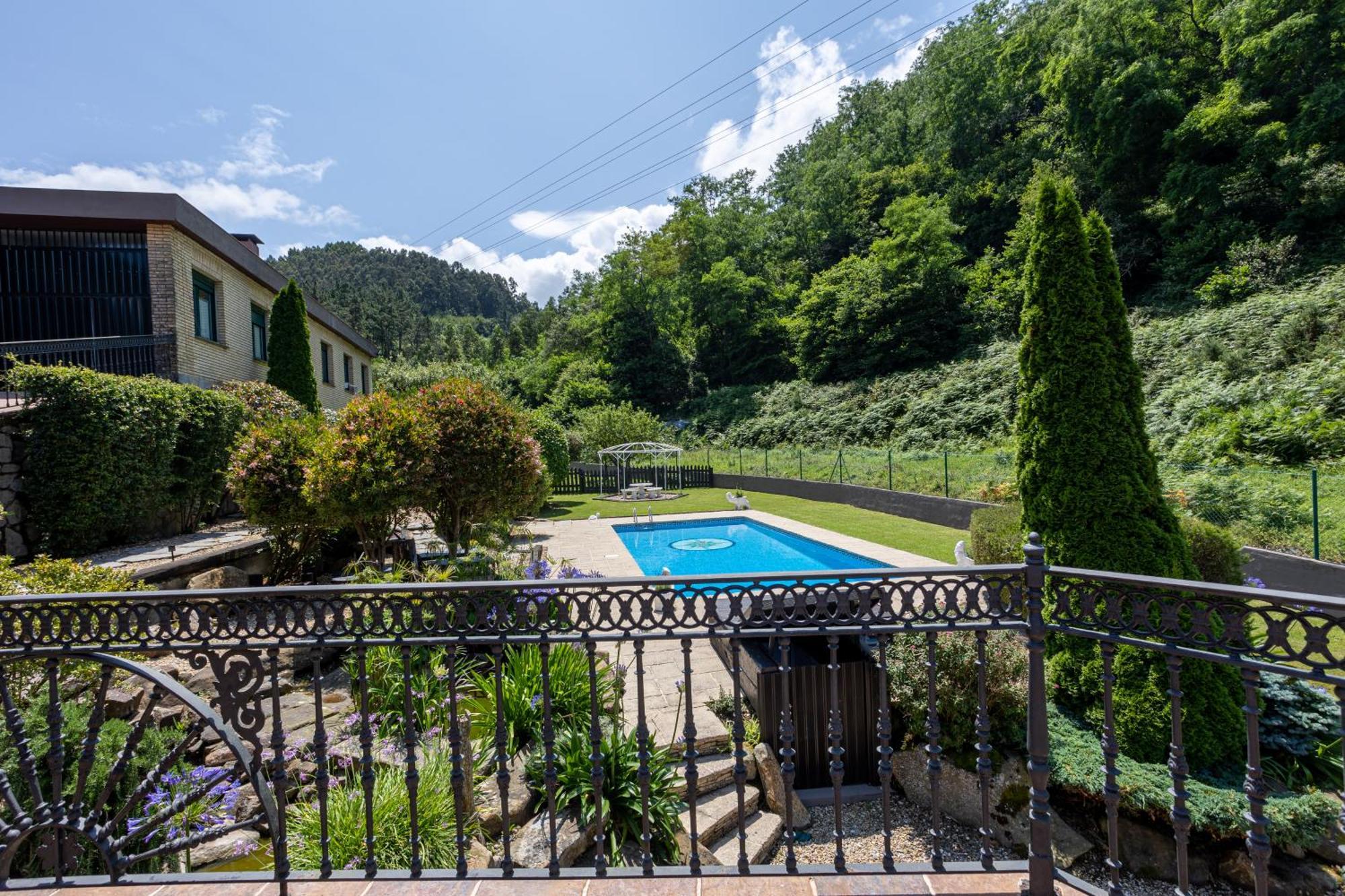 Sarren Villa Pool Bermeo Exterior photo